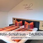 Bauernhof Finkel - Mit Balkon - Bergsicht - Traktor Mitfahren - Tiere Streicheln - Entspannter Familienurlaub - Zentrale Lage Nahe Oberstdorf Ofterschwang