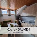 Bauernhof Finkel - Mit Balkon - Bergsicht - Traktor Mitfahren - Tiere Streicheln - Entspannter Familienurlaub - Zentrale Lage Nahe Oberstdorf