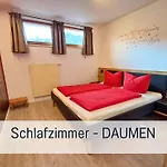 Bauernhof Finkel - Mit Balkon - Bergsicht - Traktor Mitfahren - Tiere Streicheln - Entspannter Familienurlaub - Zentrale Lage Nahe Oberstdorf * Ofterschwang