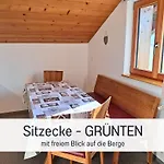 Bauernhof Finkel - Mit Balkon - Bergsicht - Traktor Mitfahren - Tiere Streicheln - Entspannter Familienurlaub - Zentrale Lage Nahe Oberstdorf *