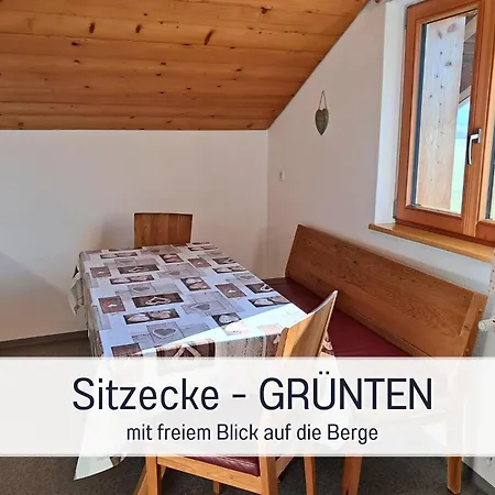 Bauernhof Finkel - Mit Balkon - Bergsicht - Traktor Mitfahren - Tiere Streicheln - Entspannter Familienurlaub - Zentrale Lage Nahe Oberstdorf Ofterschwang