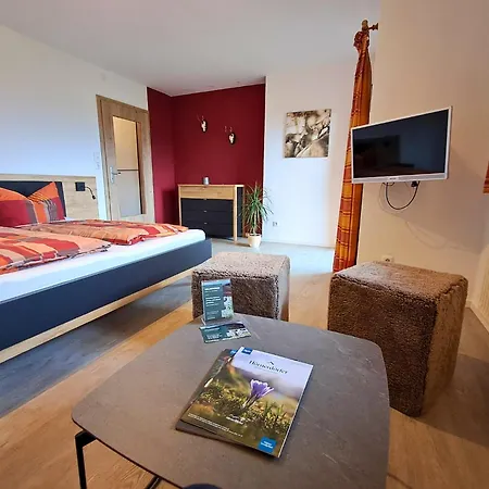 Bauernhof Finkel - Mit Balkon - Bergsicht - Traktor Mitfahren - Tiere Streicheln - Entspannter Familienurlaub - Zentrale Lage Nahe Oberstdorf