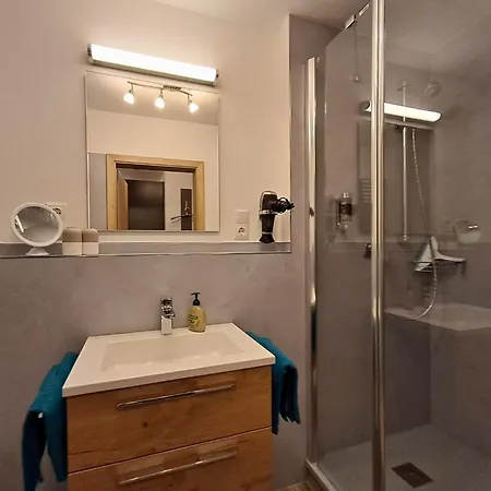 Apartament Bauernhof Finkel - Mit Balkon - Bergsicht - Traktor Mitfahren - Tiere Streicheln - Entspannter Familienurlaub - Zentrale Lage Nahe Oberstdorf *